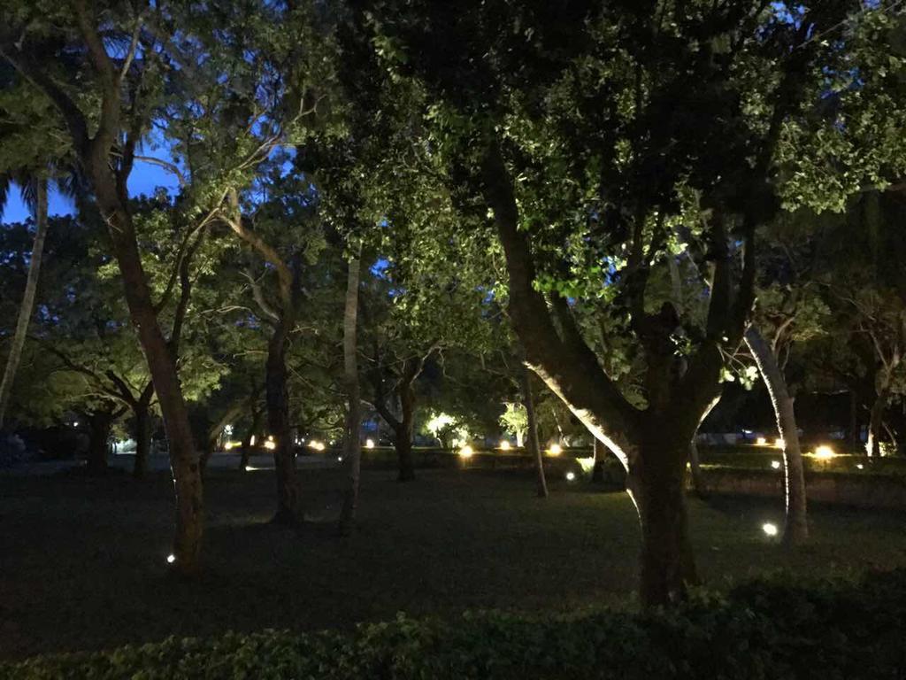 Peacock Beach Hotel 汉班托塔 外观 照片