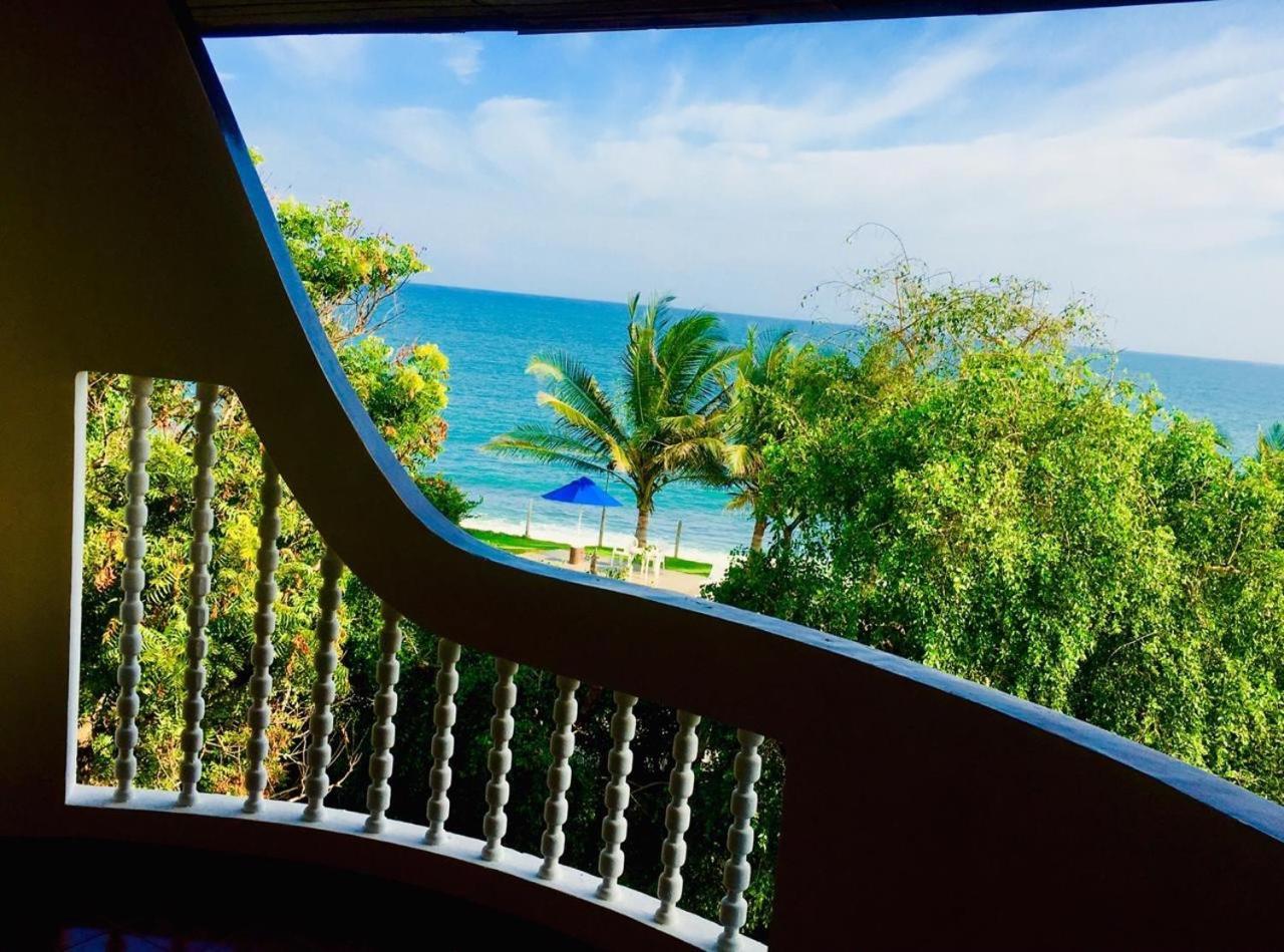 Peacock Beach Hotel 汉班托塔 外观 照片